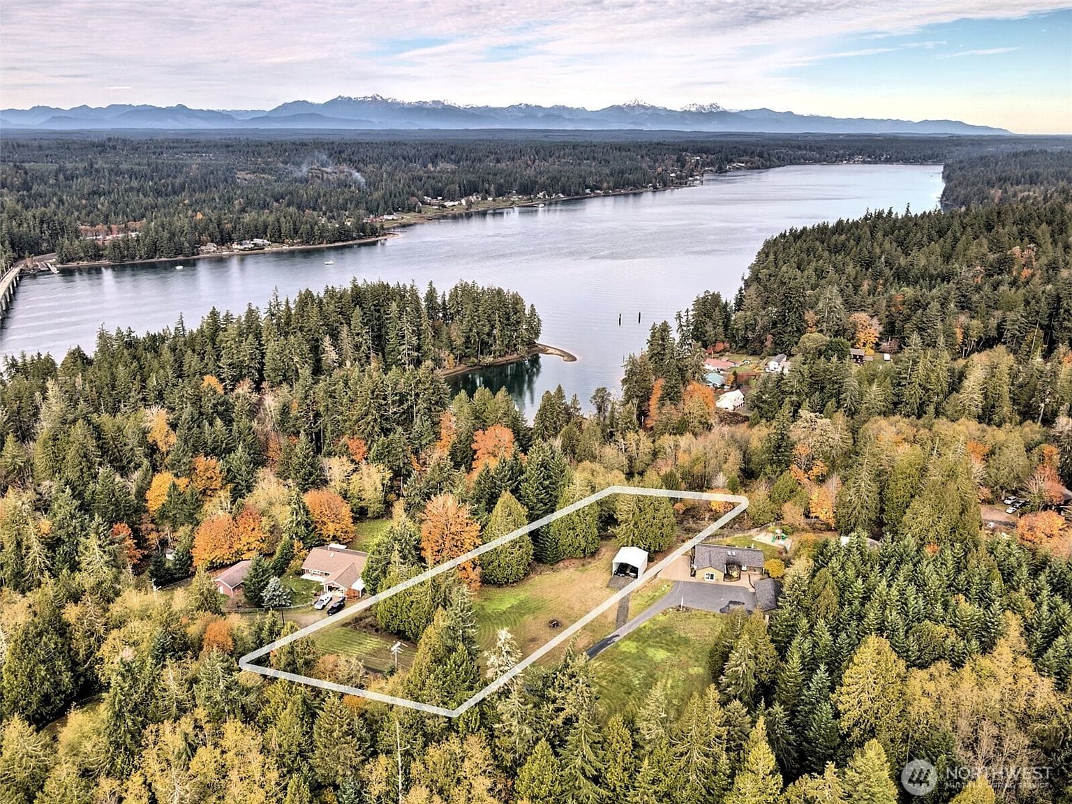 65 E South Island Dr, Shelton WA