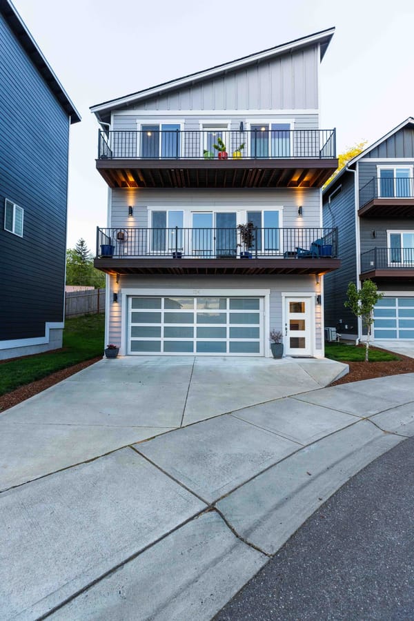 134 Blackfish Ct, Bremerton, WA 98310